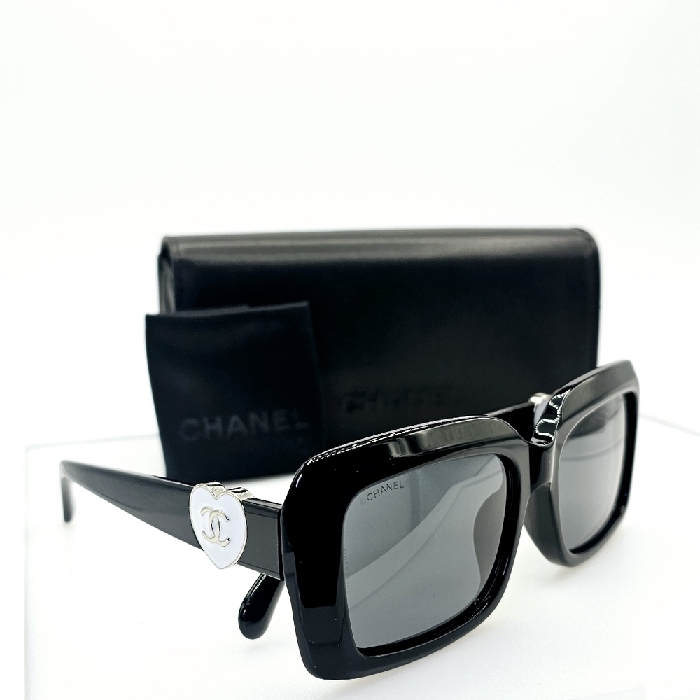 CHANEL CH5520A C501/S4 Designer Sunglasses | Black & Silver Frame | Grey Lenses - Picture 5 of 16